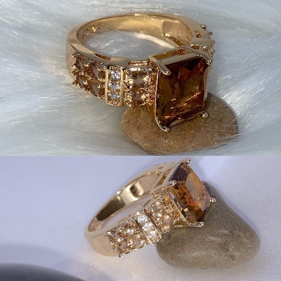 3.79ct Morganite Gemstone 14kt Yellow Gold Ring - Picture 2 of 4